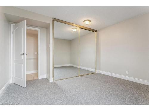 712-5280 Lakeshore Road, Burlington, ON - Indoor Photo Showing Other Room