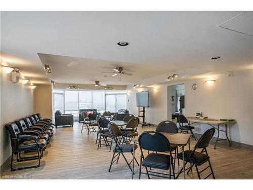 712-5280 Lakeshore Road, Burlington, ON - Indoor Photo Showing Dining Room