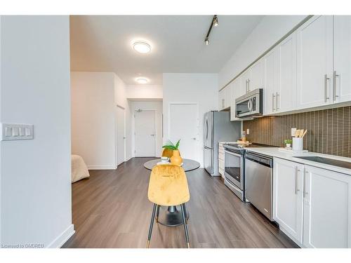 712-4011 Brickstone Mews, Mississauga, ON - Indoor Photo Showing Kitchen With Stainless Steel Kitchen