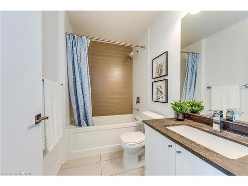 712-4011 Brickstone Mews, Mississauga, ON - Indoor Photo Showing Bathroom