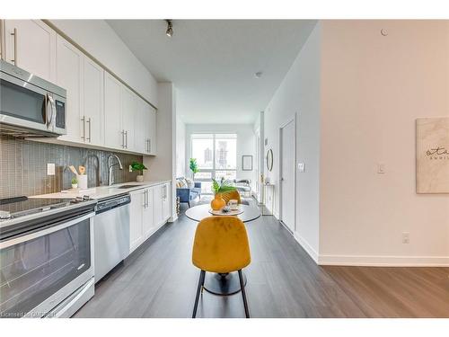 712-4011 Brickstone Mews, Mississauga, ON - Indoor Photo Showing Kitchen With Stainless Steel Kitchen