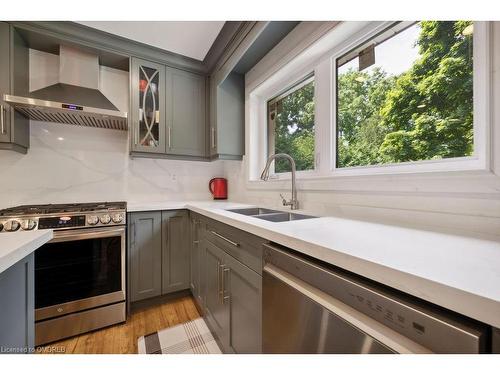 208 Glen Oak Drive, Oakville, ON - Indoor Photo Showing Kitchen With Double Sink
