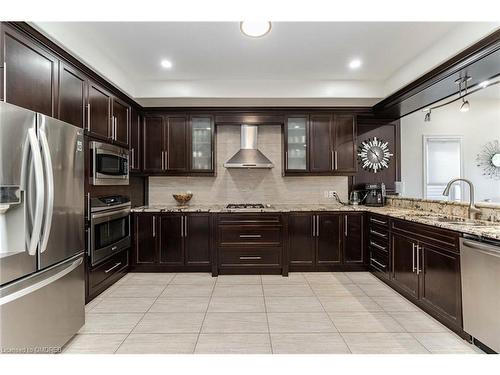 5761 Ironwood Street, Niagara Falls, ON - Indoor Photo Showing Kitchen With Stainless Steel Kitchen With Upgraded Kitchen