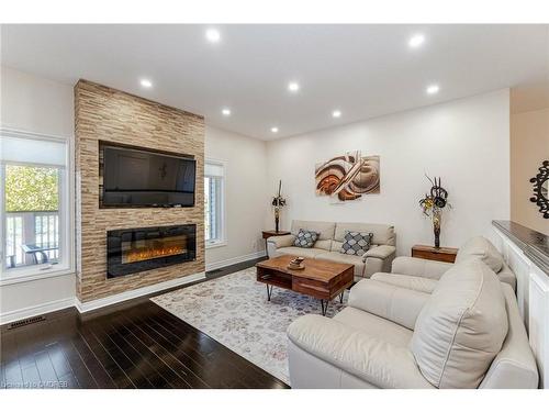 5761 Ironwood Street, Niagara Falls, ON - Indoor Photo Showing Living Room With Fireplace