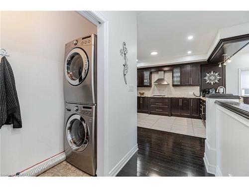 5761 Ironwood Street, Niagara Falls, ON - Indoor Photo Showing Laundry Room