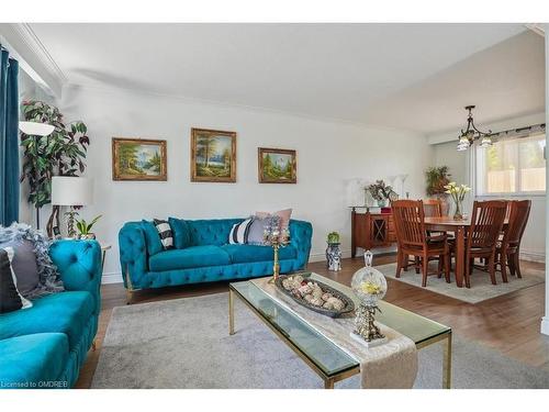 2078 Mountain Grove Avenue, Burlington, ON - Indoor Photo Showing Living Room