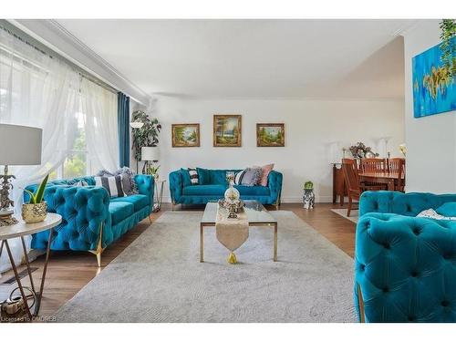 2078 Mountain Grove Avenue, Burlington, ON - Indoor Photo Showing Living Room