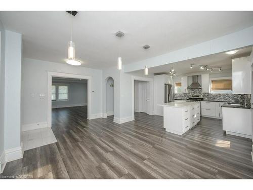 316 North Shore Boulevard W, Burlington, ON - Indoor Photo Showing Kitchen With Upgraded Kitchen