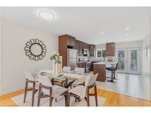 21 Logan Court, Barrie, ON - Indoor Photo Showing Dining Room