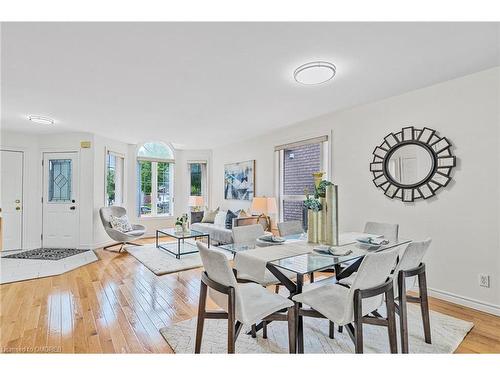 21 Logan Court, Barrie, ON - Indoor Photo Showing Dining Room