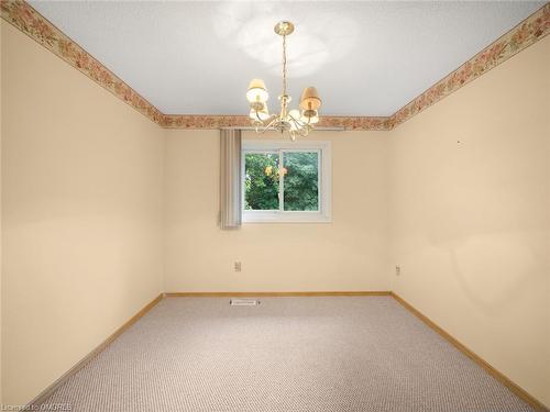 2412 Hemlock Court, Burlington, ON - Indoor Photo Showing Other Room