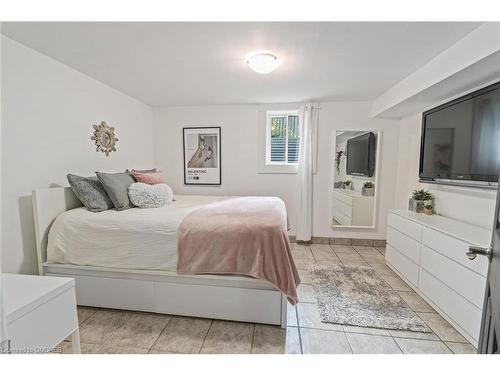 12634 22 Side Road, Halton Hills, ON - Indoor Photo Showing Bedroom