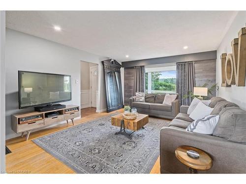 12634 22 Side Road, Halton Hills, ON - Indoor Photo Showing Living Room