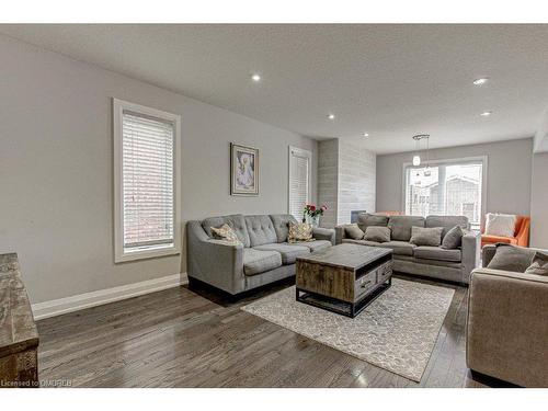 1880 Sedgefield Row, London, ON - Indoor Photo Showing Living Room