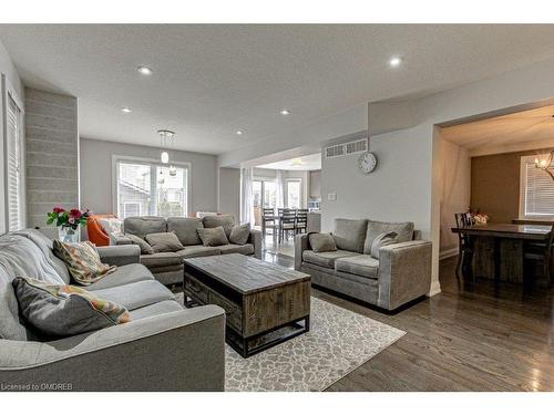 1880 Sedgefield Row, London, ON - Indoor Photo Showing Living Room