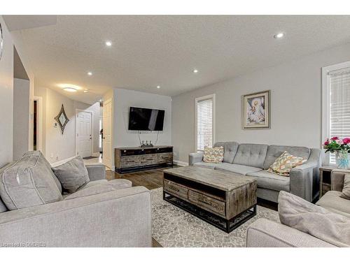 1880 Sedgefield Row, London, ON - Indoor Photo Showing Living Room