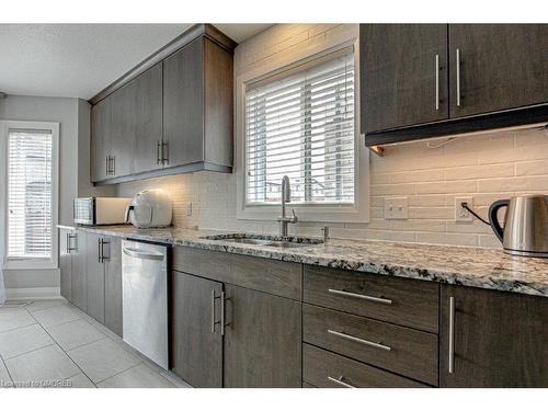 1880 Sedgefield Row, London, ON - Indoor Photo Showing Kitchen