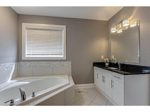 1880 Sedgefield Row, London, ON - Indoor Photo Showing Bathroom