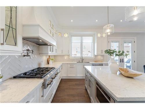 339 Morden Road, Oakville, ON - Indoor Photo Showing Kitchen With Upgraded Kitchen