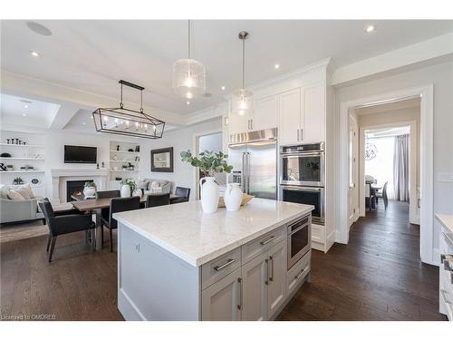 339 Morden Road, Oakville, ON - Indoor Photo Showing Kitchen With Upgraded Kitchen