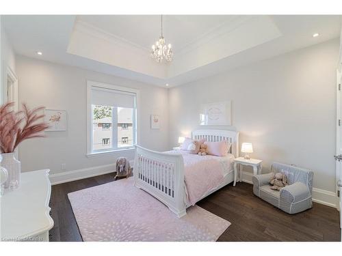 339 Morden Road, Oakville, ON - Indoor Photo Showing Bedroom