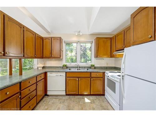 12284 Eighth Line, Halton Hills, ON - Indoor Photo Showing Kitchen With Double Sink