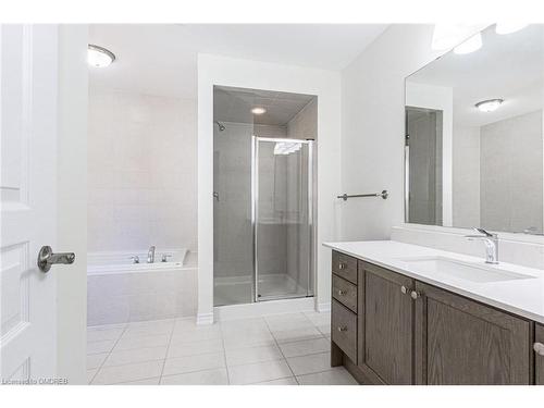3078 Janice Drive, Oakville, ON - Indoor Photo Showing Bathroom
