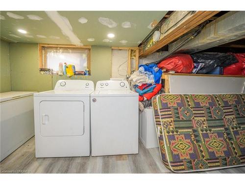 372 Beach Road, Hamilton, ON - Indoor Photo Showing Laundry Room