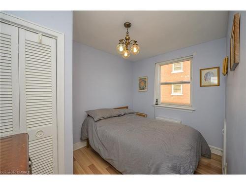 205C-5 East 36Th Street, Hamilton, ON - Indoor Photo Showing Bedroom