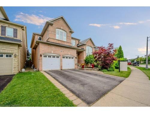 2240 Wuthering Heights Way, Oakville, ON - Outdoor With Facade