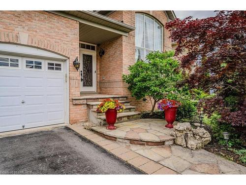 2240 Wuthering Heights Way, Oakville, ON - Outdoor