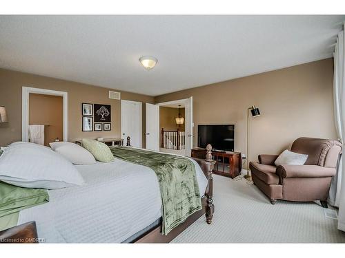2240 Wuthering Heights Way, Oakville, ON - Indoor Photo Showing Bedroom