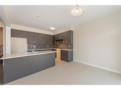 184 Lilac Circle, Caledonia, ON - Indoor Photo Showing Kitchen