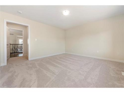 184 Lilac Circle, Caledonia, ON - Indoor Photo Showing Other Room