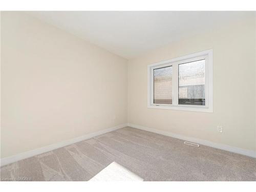 184 Lilac Circle, Caledonia, ON - Indoor Photo Showing Other Room