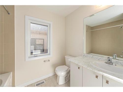 184 Lilac Circle, Caledonia, ON - Indoor Photo Showing Bathroom