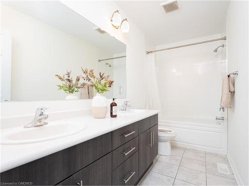 9 Leiterman Drive, Milton, ON - Indoor Photo Showing Bathroom
