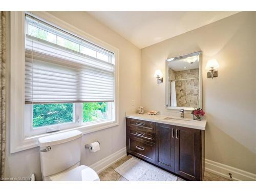 454 Valley Drive, Oakville, ON - Indoor Photo Showing Bathroom