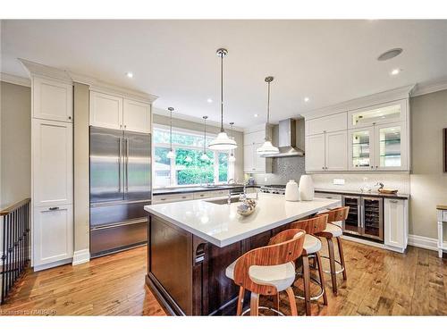 454 Valley Drive, Oakville, ON - Indoor Photo Showing Kitchen With Upgraded Kitchen