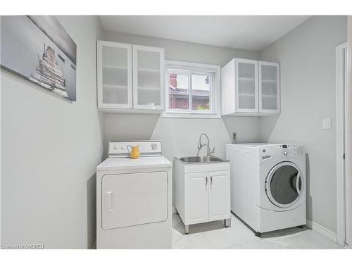 1452 Gibson Drive, Oakville, ON - Indoor Photo Showing Laundry Room
