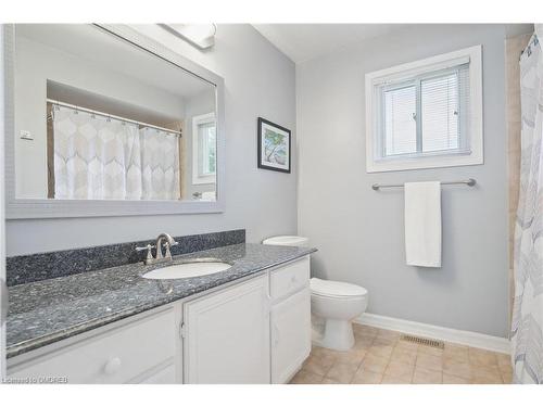 1452 Gibson Drive, Oakville, ON - Indoor Photo Showing Bathroom