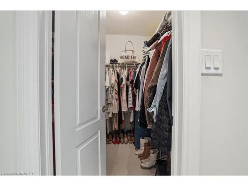 4666 Mcleod Road, Burlington, ON - Indoor Photo Showing Bedroom