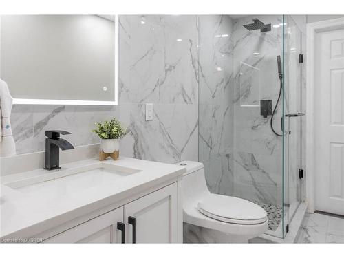 5183 Castlefield Drive, Mississauga, ON - Indoor Photo Showing Bathroom