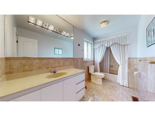 174 Strathnairn Avenue, Toronto, ON - Indoor Photo Showing Bathroom
