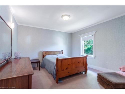 366 Pine Street, Milton, ON - Indoor Photo Showing Bedroom
