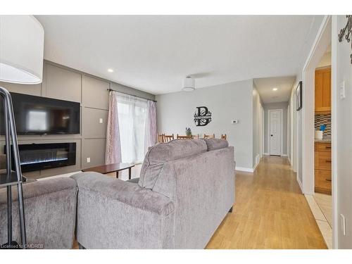 3162 Cantelon Crescent, Mississauga, ON - Indoor Photo Showing Living Room With Fireplace