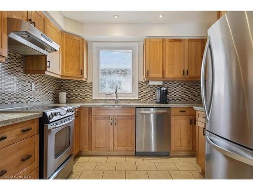 3162 Cantelon Crescent, Mississauga, ON - Indoor Photo Showing Kitchen