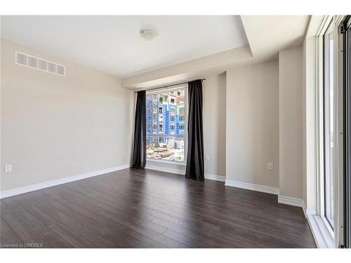 113-2375 Bronte Road, Oakville, ON - Indoor Photo Showing Other Room