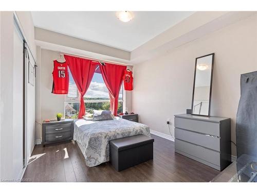 113-2375 Bronte Road, Oakville, ON - Indoor Photo Showing Bedroom