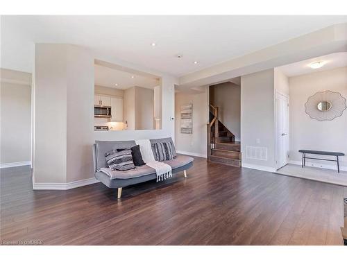 113-2375 Bronte Road, Oakville, ON - Indoor Photo Showing Living Room